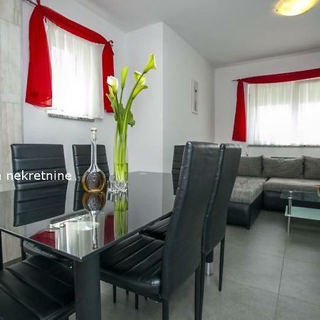 מאקרסקה Apartman Tony מראה חיצוני תמונה