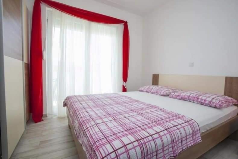 מאקרסקה Apartman Tony מראה חיצוני תמונה